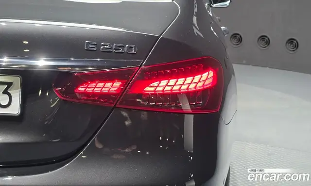 Mercedes-Benz E-Class 2022 2.0 автомат (гидро), миниатюра 9