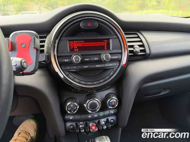 Mini Cooper 2014 1.5 автомат (гидро), миниатюра 12