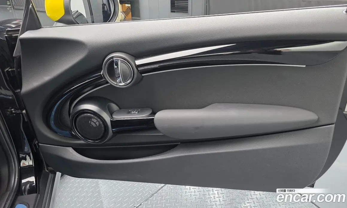 Mini Cooper 2023 автомат (гидро), фото 13
