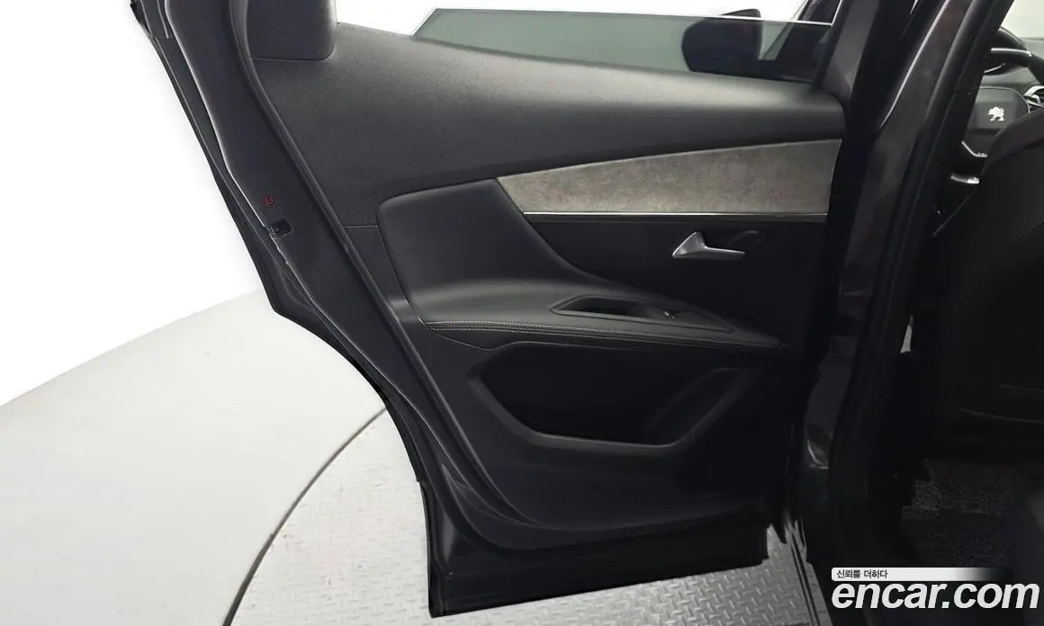 Peugeot 3008 2021 1.5 автомат (гидро), фото 15