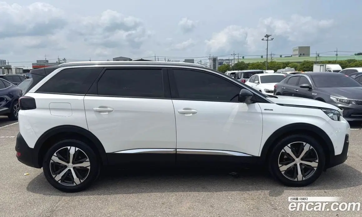 Peugeot 5008 2017 1.6 автомат (гидро), фото 11 Peugeot 5008 2017 1.6 автомат (гидро), фото 11