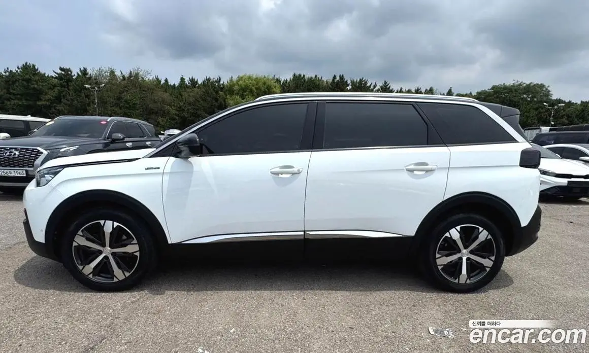 Peugeot 5008 2017 1.6 автомат (гидро), фото 12 Peugeot 5008 2017 1.6 автомат (гидро), фото 12