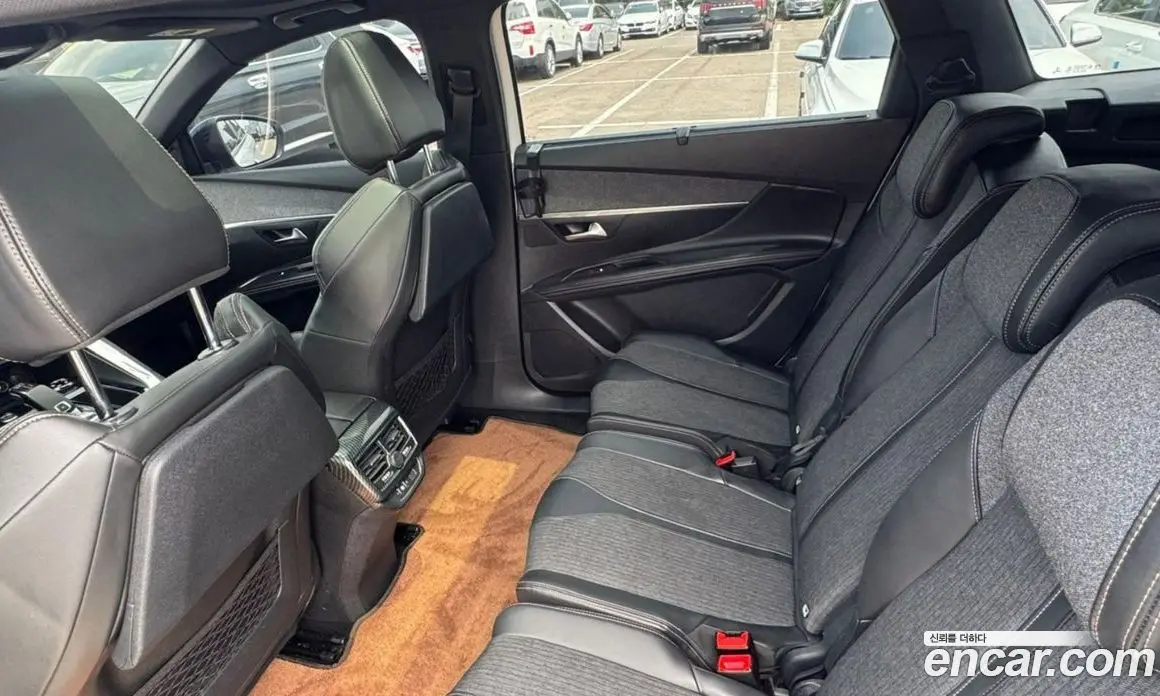 Peugeot 5008 2017 1.6 автомат (гидро), фото 10 Peugeot 5008 2017 1.6 автомат (гидро), фото 10
