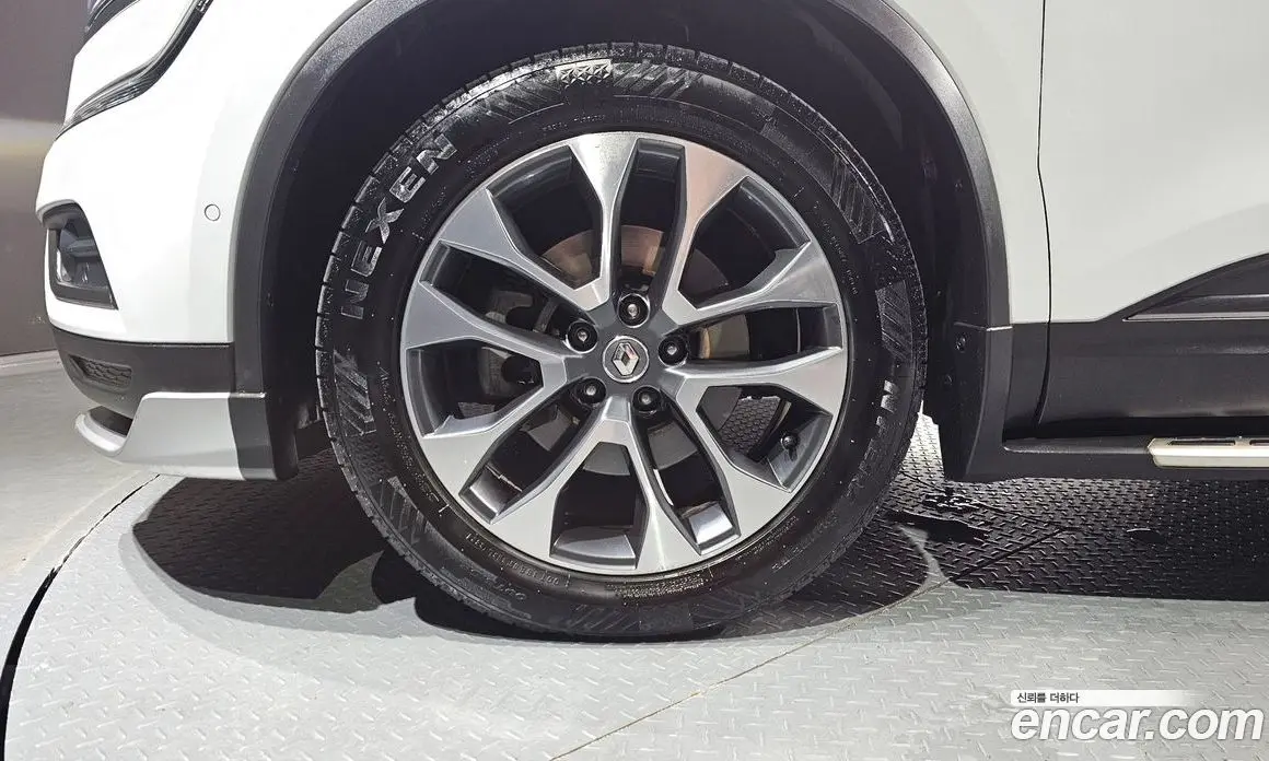 Renault (Samsung) QM6 2017 2.0 автомат (гидро), фото 5 Renault (Samsung) QM6 2017 2.0 автомат (гидро), фото 5