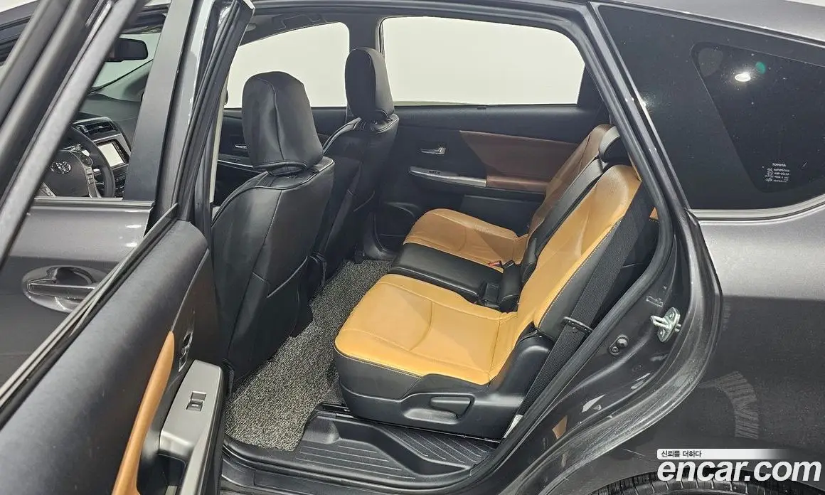 Toyota Prius 2017 1.8 автомат (гидро), фото 12 Toyota Prius 2017 1.8 автомат (гидро), фото 12