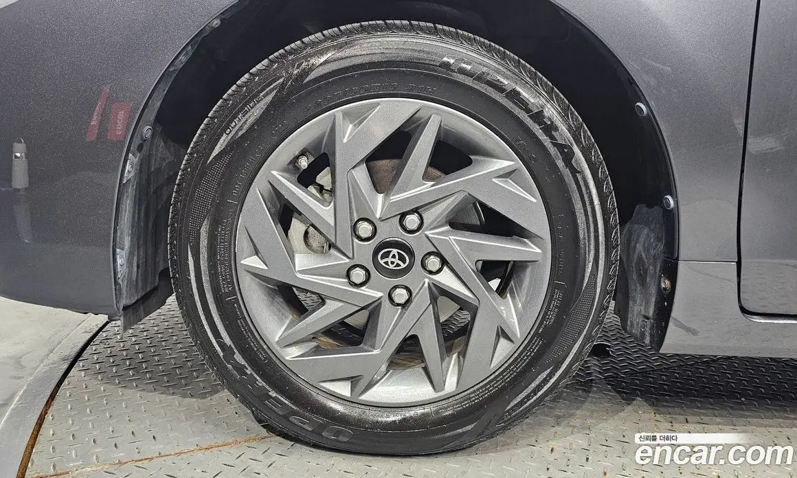 Toyota Prius 2017 1.8 автомат (гидро), фото 5 Toyota Prius 2017 1.8 автомат (гидро), фото 5