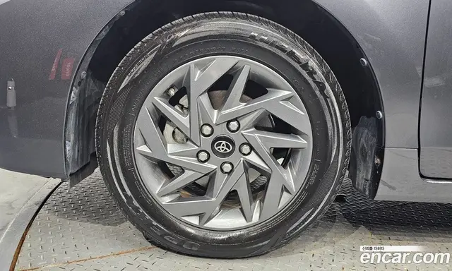 Toyota Prius 2017 1.8 автомат (гидро), миниатюра 5 Toyota Prius 2017 1.8 автомат (гидро), миниатюра 5