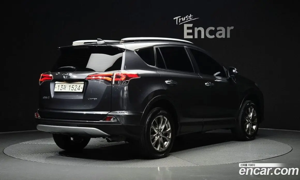 Toyota RAV4 2018 2.5 автомат (гидро), фото 2 Toyota RAV4 2018 2.5 автомат (гидро), фото 2
