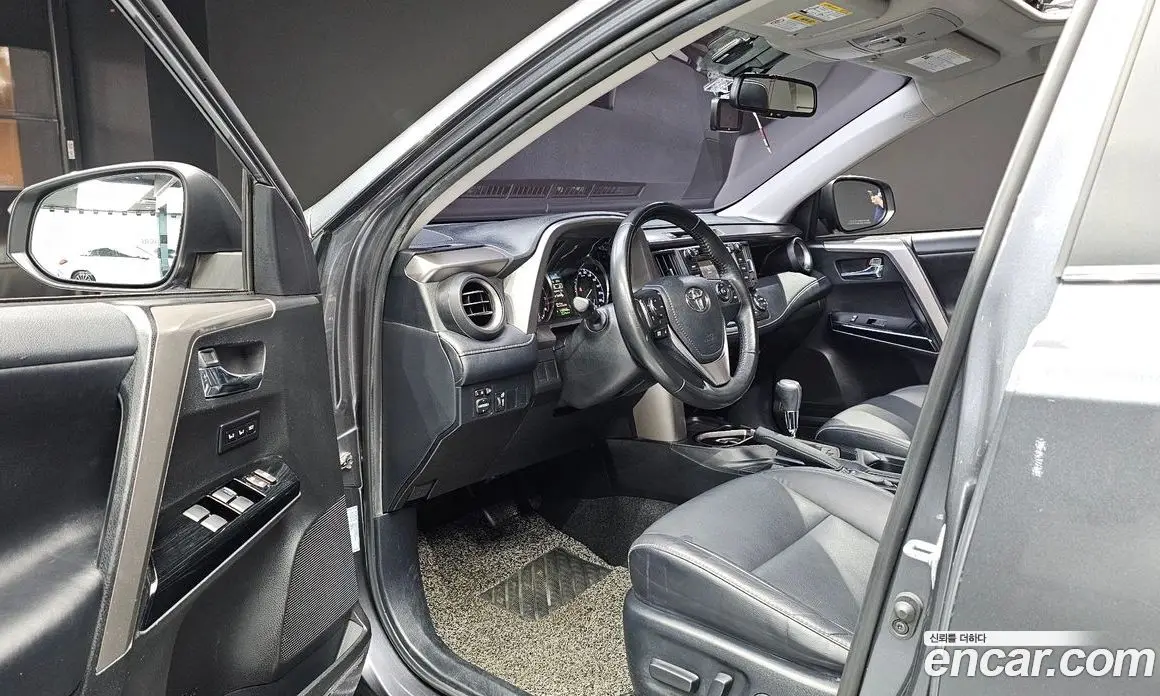 Toyota RAV4 2018 2.5 автомат (гидро), фото 13 Toyota RAV4 2018 2.5 автомат (гидро), фото 13