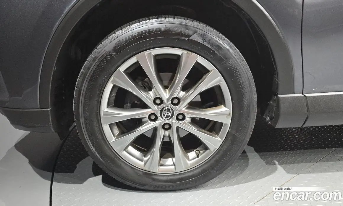Toyota RAV4 2018 2.5 автомат (гидро), фото 5 Toyota RAV4 2018 2.5 автомат (гидро), фото 5