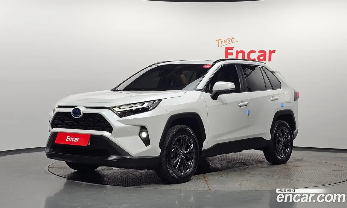 Toyota RAV4 2024 2.5 автомат (гидро), фото 1 Toyota RAV4 2024 2.5 автомат (гидро), фото 1