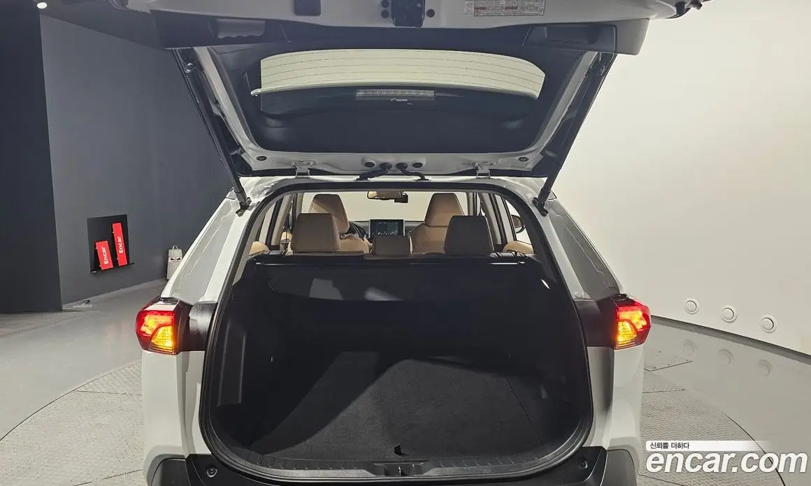Toyota RAV4 2024 2.5 автомат (гидро), фото 29 Toyota RAV4 2024 2.5 автомат (гидро), фото 29