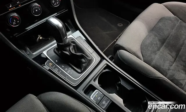 Volkswagen Golf 2015 1.6 автомат (гидро), миниатюра 9 Volkswagen Golf 2015 1.6 автомат (гидро), миниатюра 9
