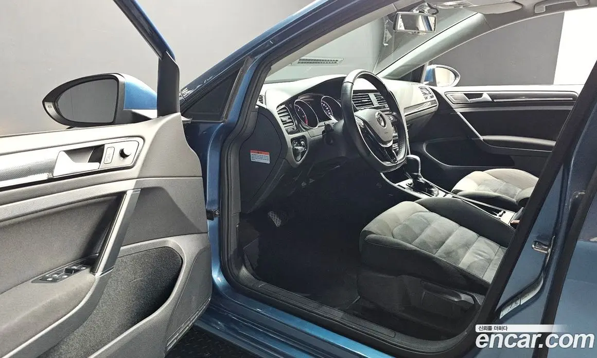 Volkswagen Golf 2015 1.6 автомат (гидро), фото 10 Volkswagen Golf 2015 1.6 автомат (гидро), фото 10
