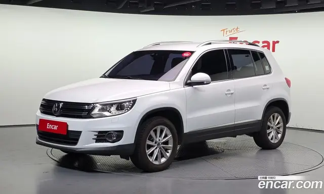 Volkswagen Tiguan 2015 2.0 автомат (гидро), миниатюра 1 Volkswagen Tiguan 2015 2.0 автомат (гидро), миниатюра 1