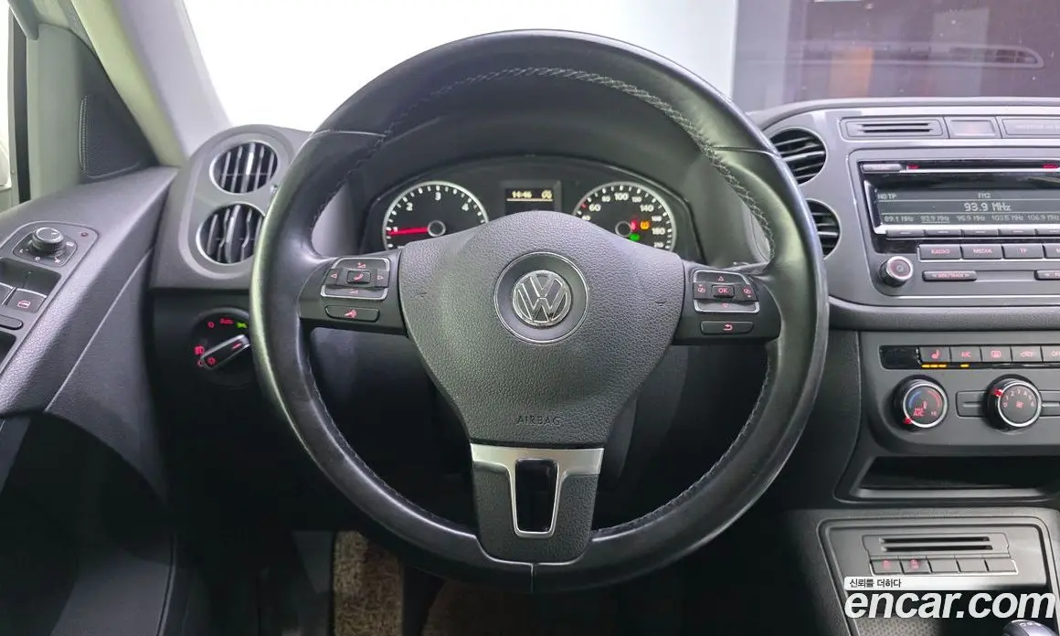 Volkswagen Tiguan 2015 2.0 автомат (гидро), фото 13 Volkswagen Tiguan 2015 2.0 автомат (гидро), фото 13
