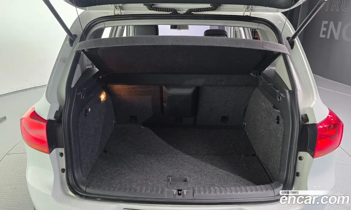 Volkswagen Tiguan 2015 2.0 автомат (гидро), фото 20 Volkswagen Tiguan 2015 2.0 автомат (гидро), фото 20