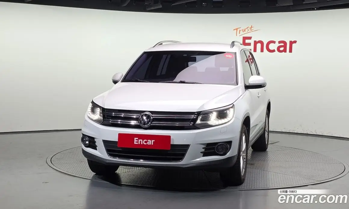 Volkswagen Tiguan 2015 2.0 автомат (гидро), фото 3 Volkswagen Tiguan 2015 2.0 автомат (гидро), фото 3