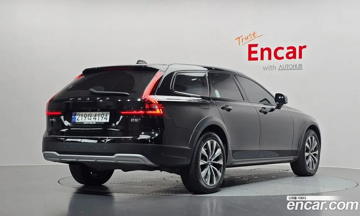 Volvo V90 2023 2.0 автомат (гидро), фото 1 Volvo V90 2023 2.0 автомат (гидро), фото 1
