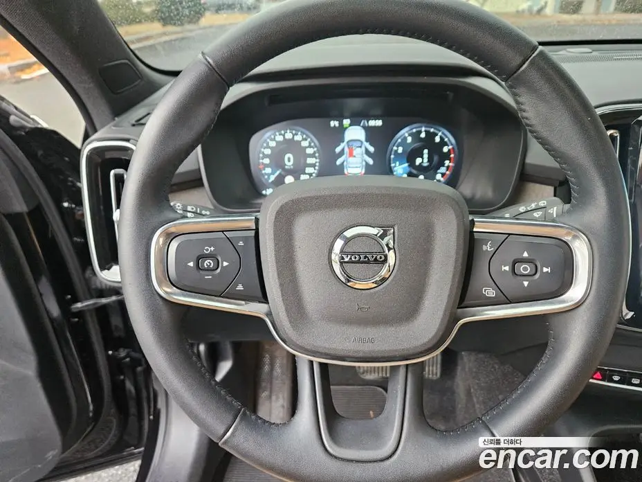 Volvo XC40 2021 2.0 автомат (гидро), фото 14