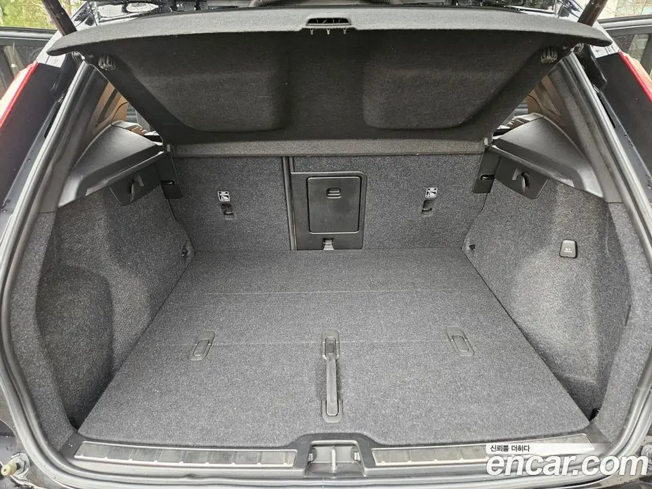 Volvo XC40 2021 2.0 автомат (гидро), фото 16