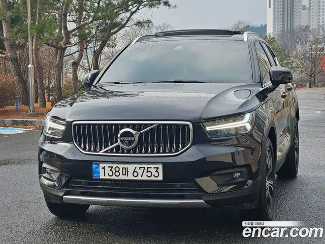 Volvo XC40 2021 2.0 автомат (гидро), миниатюра 3