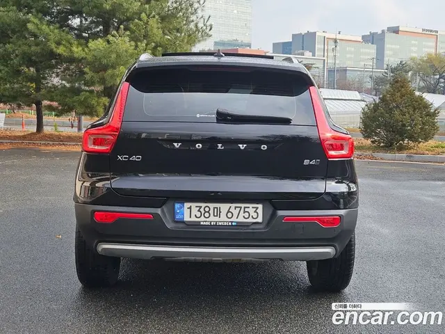 Volvo XC40 2021 2.0 автомат (гидро), миниатюра 4