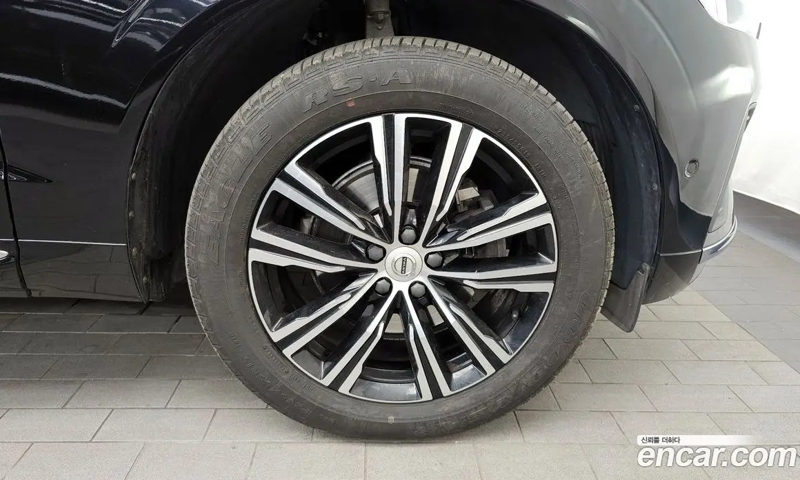 Volvo XC60 2021 2.0 автомат (гидро), фото 5 Volvo XC60 2021 2.0 автомат (гидро), фото 5