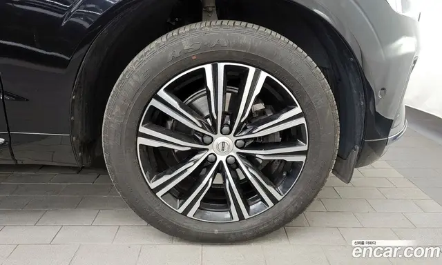 Volvo XC60 2021 2.0 автомат (гидро), миниатюра 5 Volvo XC60 2021 2.0 автомат (гидро), миниатюра 5