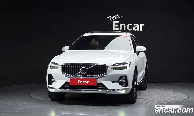 Volvo XC60 2023 2.0 автомат (гидро), миниатюра 2