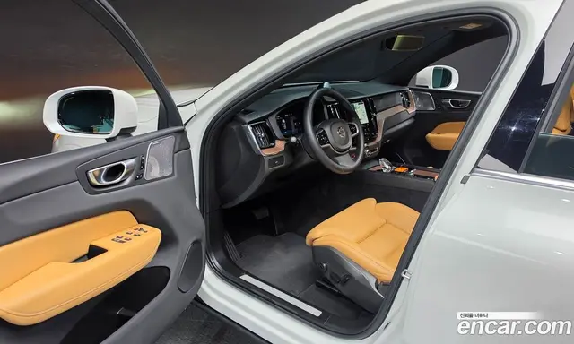 Volvo XC60 2023 2.0 автомат (гидро), миниатюра 12