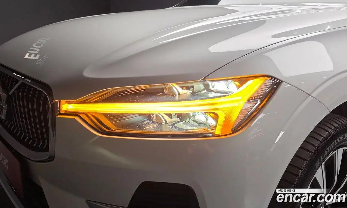 Volvo XC60 2023 2.0 автомат (гидро), фото 7