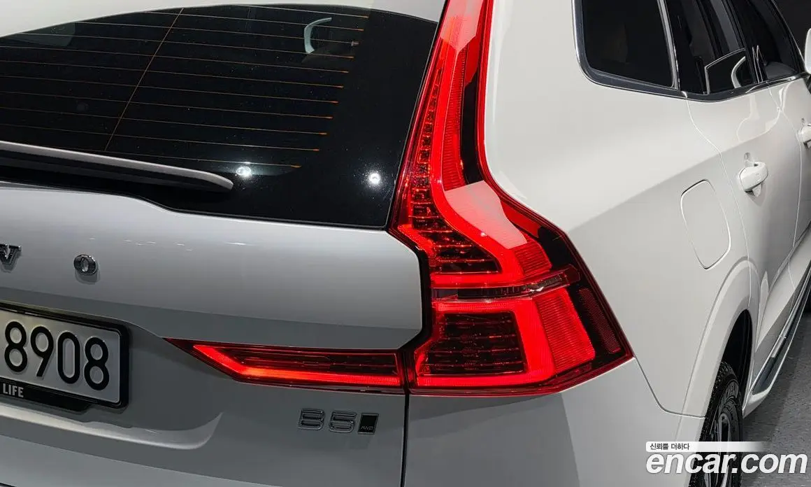 Volvo XC60 2023 2.0 автомат (гидро), фото 8