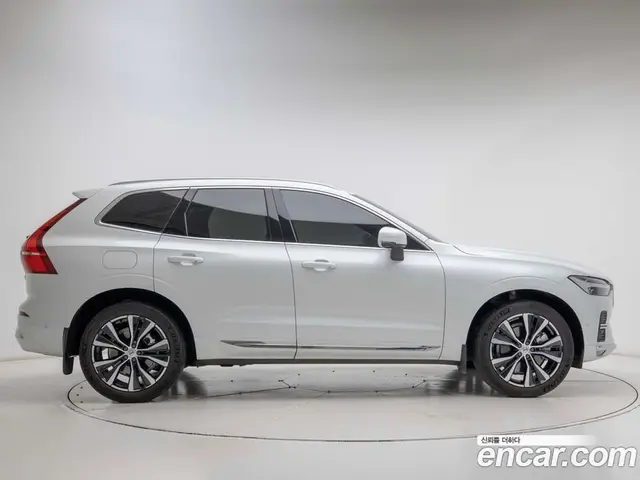 Volvo XC60 2024 2.0 автомат (гидро), миниатюра 5 Volvo XC60 2024 2.0 автомат (гидро), миниатюра 5
