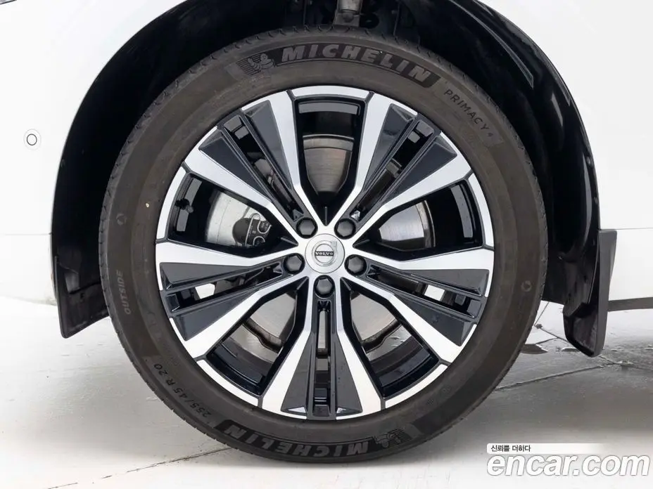 Volvo XC60 2024 2.0 автомат (гидро), фото 6 Volvo XC60 2024 2.0 автомат (гидро), фото 6