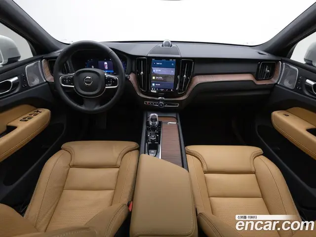 Volvo XC60 2024 2.0 автомат (гидро), миниатюра 8 Volvo XC60 2024 2.0 автомат (гидро), миниатюра 8