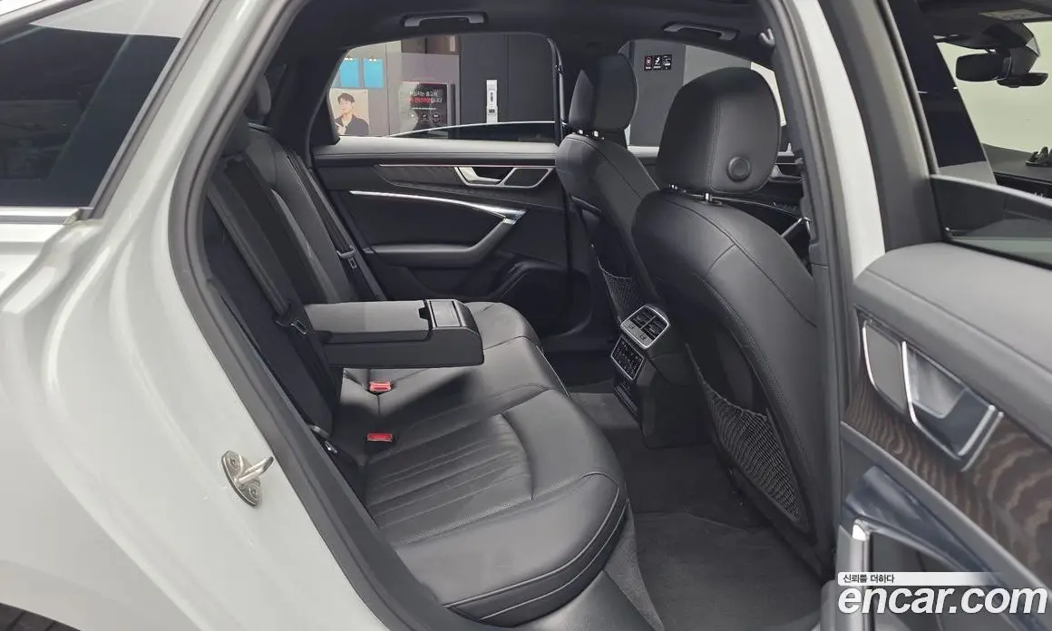 Audi A6 2023 2.0 автомат (гидро), фото 15