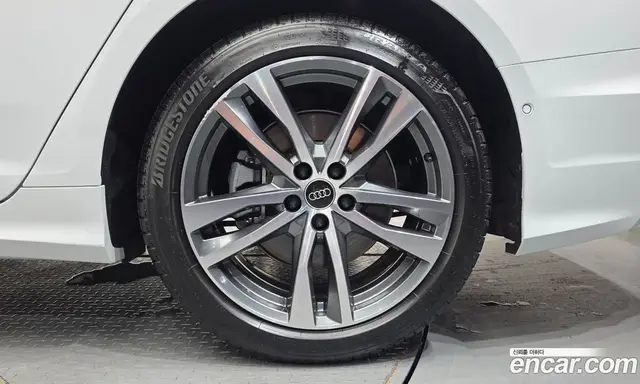 Audi A6 2023 2.0 автомат (гидро), миниатюра 6