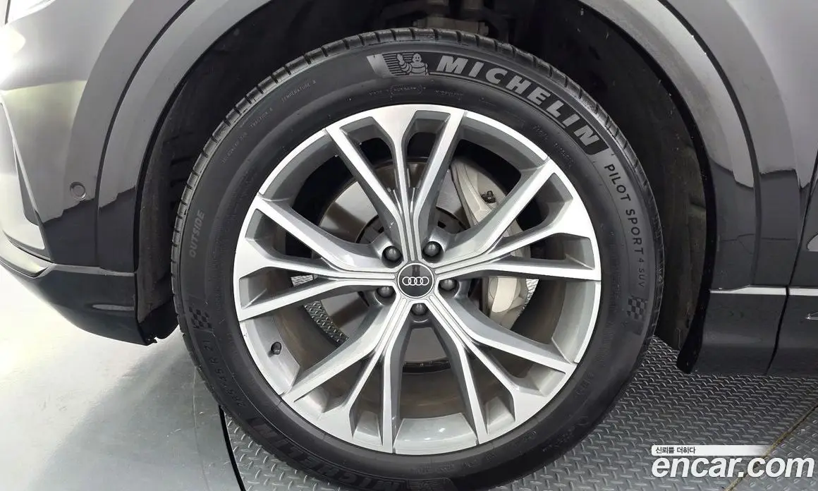 Audi Q8 2022 3.0 автомат (гидро), фото 5 Audi Q8 2022 3.0 автомат (гидро), фото 5