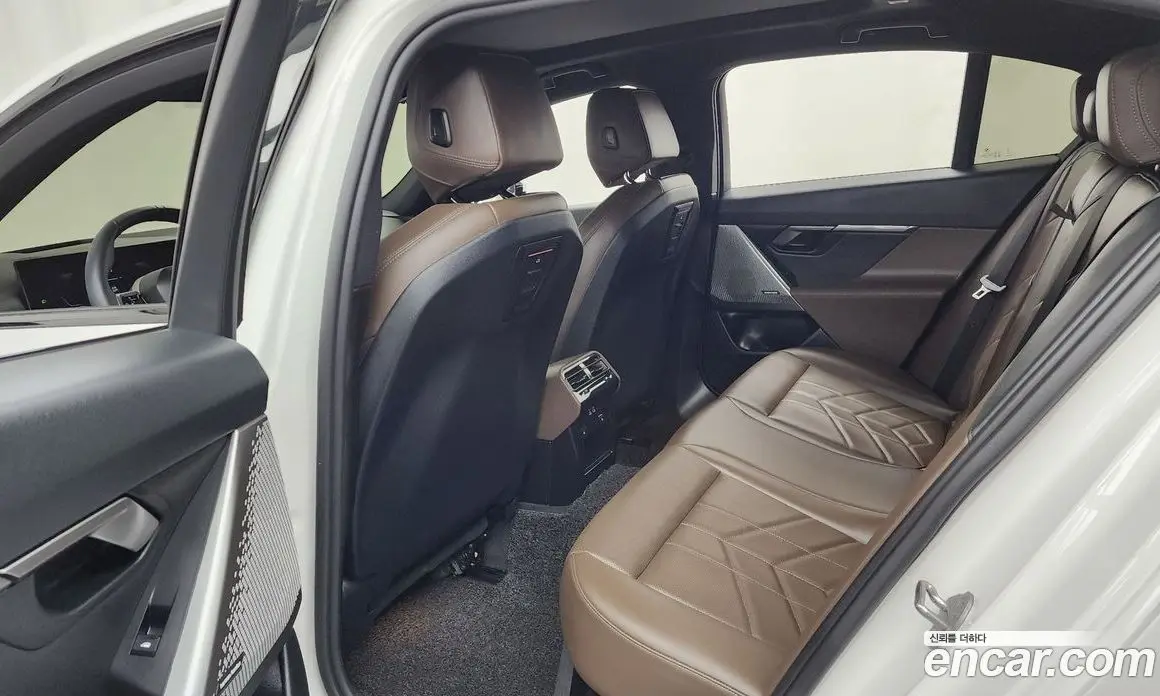 BMW 5 серия 2024 2.0 автомат (гидро), фото 16 BMW 5 серия 2024 2.0 автомат (гидро), фото 16