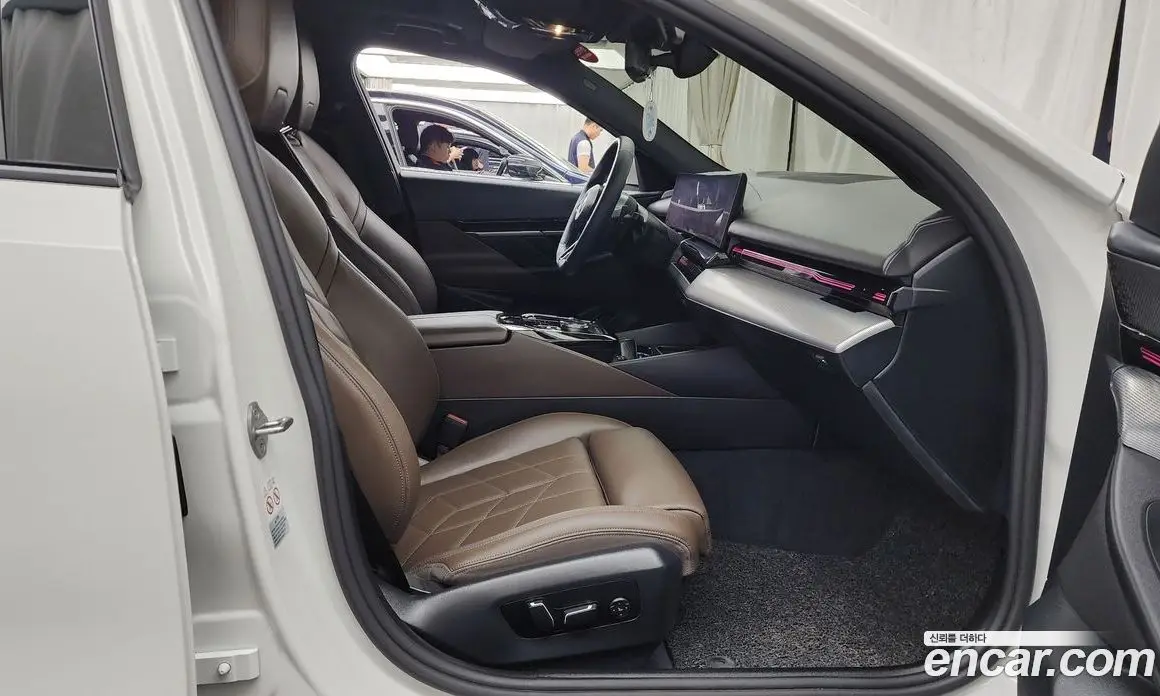 BMW 5 серия 2024 2.0 автомат (гидро), фото 17 BMW 5 серия 2024 2.0 автомат (гидро), фото 17