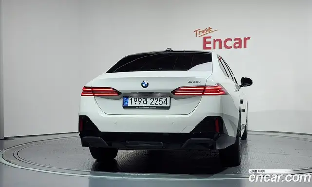 BMW 5 серия 2024 2.0 автомат (гидро), миниатюра 4 BMW 5 серия 2024 2.0 автомат (гидро), миниатюра 4