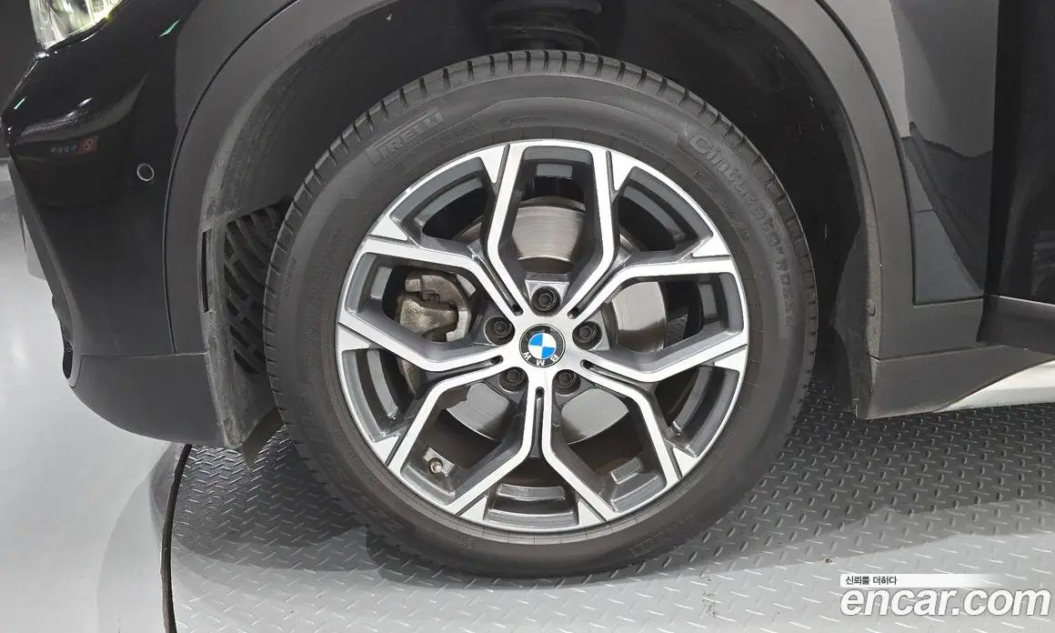 BMW X1 2021 2.0 автомат (гидро), фото 5