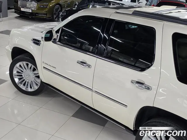 Cadillac Escalade 2008 6.2 автомат (гидро), миниатюра 3 Cadillac Escalade 2008 6.2 автомат (гидро), миниатюра 3