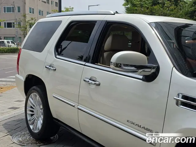 Cadillac Escalade 2008 6.2 автомат (гидро), миниатюра 4 Cadillac Escalade 2008 6.2 автомат (гидро), миниатюра 4