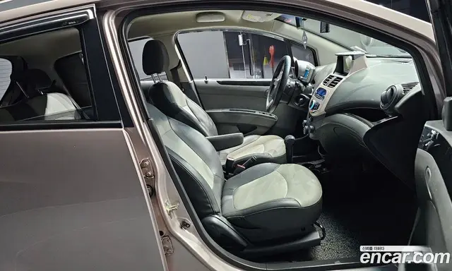 Chevrolet Spark 2012 1.0 автомат (гидро), миниатюра 10