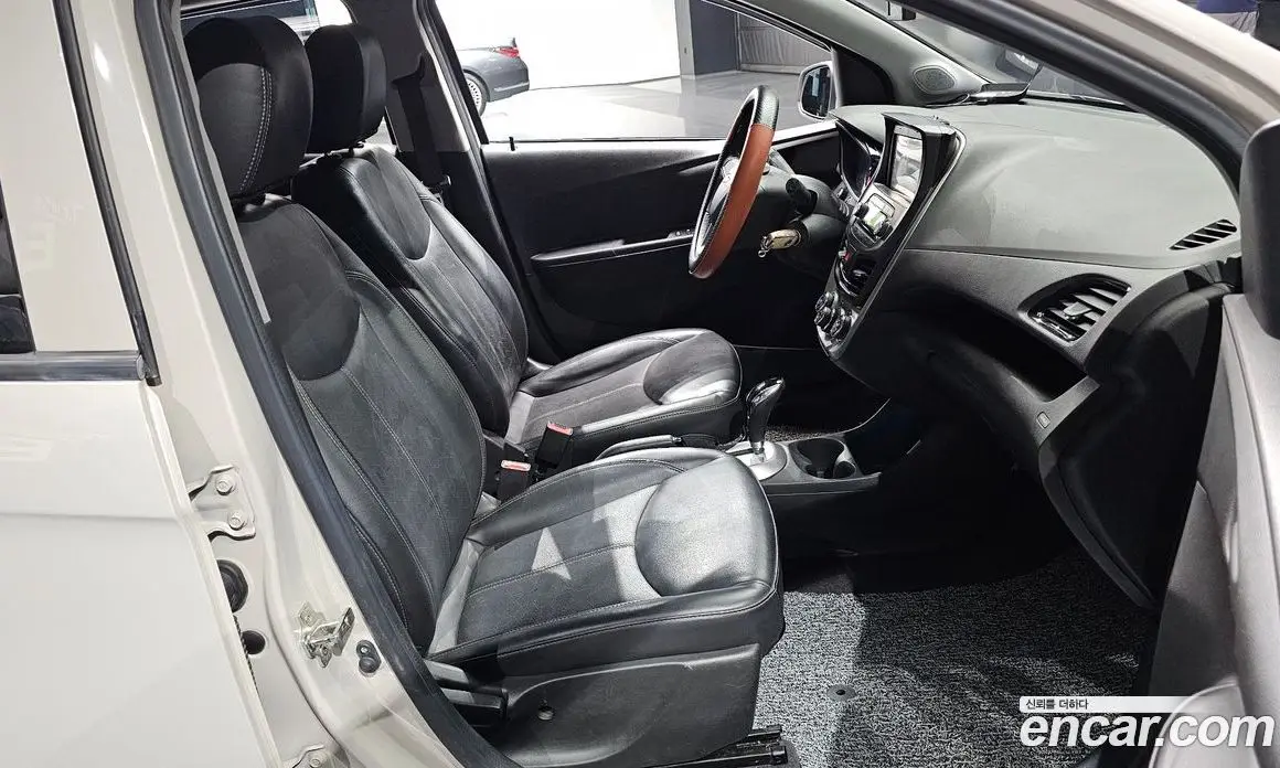 Chevrolet Spark 2016 1.0 автомат (вариатор), фото 16