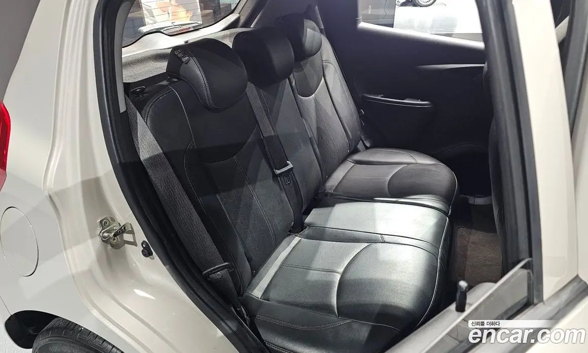Chevrolet Spark 2016 1.0 автомат (вариатор), фото 17