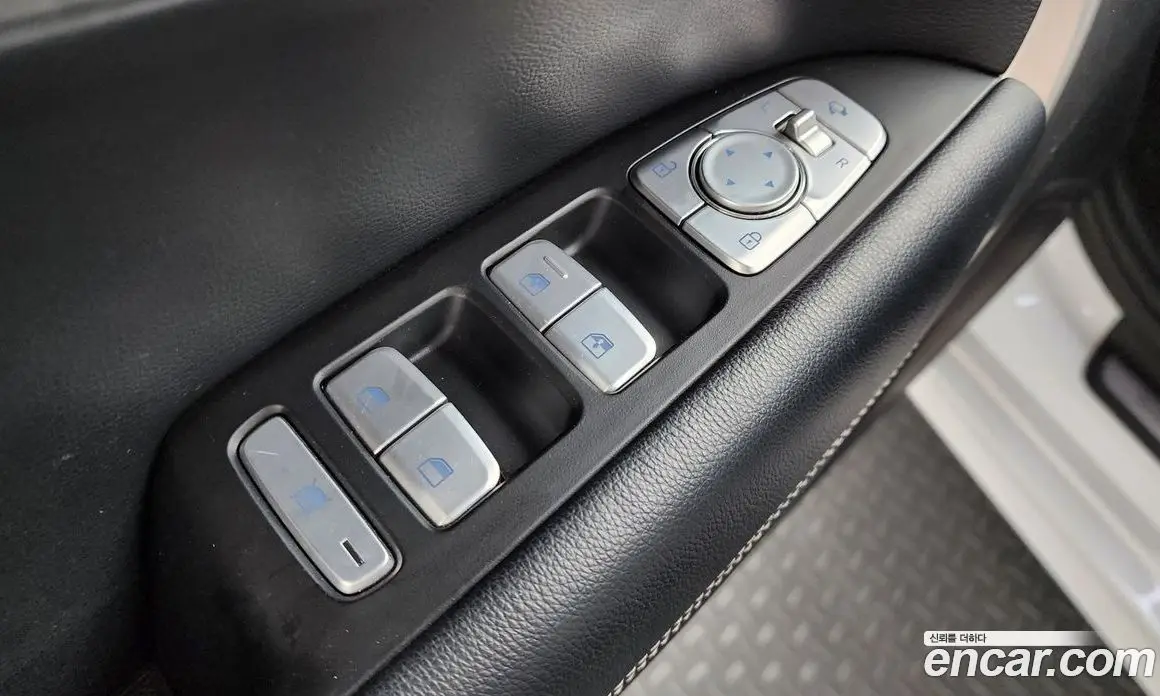 Genesis G70 2019 2.0 автомат (гидро), фото 29 Genesis G70 2019 2.0 автомат (гидро), фото 29
