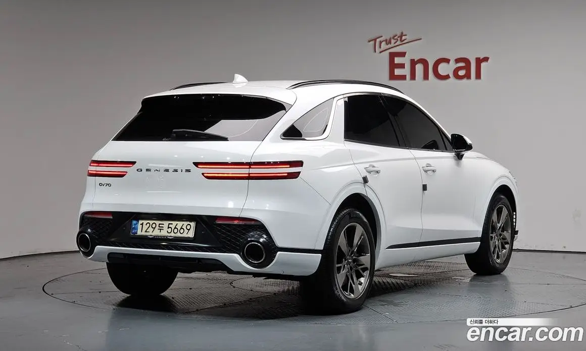 Genesis GV70 2021 2.5 автомат (гидро), фото 1 Genesis GV70 2021 2.5 автомат (гидро), фото 1